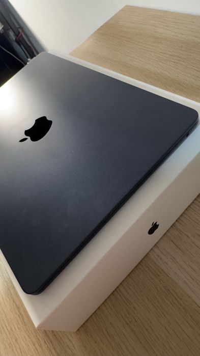 Vendo MacBook Air 13'' | 2025 | M4  Com 4 meses .