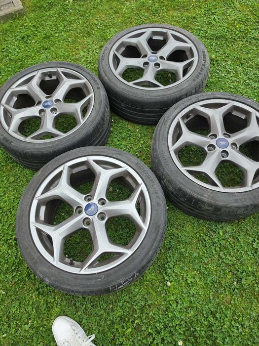 Felgi z oponami ford