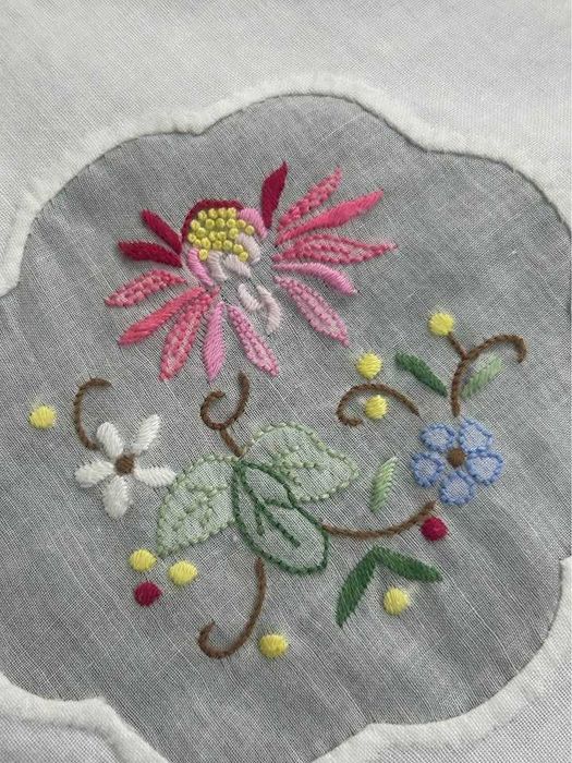 Toalha de Mesa em Linho e Renda Filé Artesanal + 12 Guardanapos