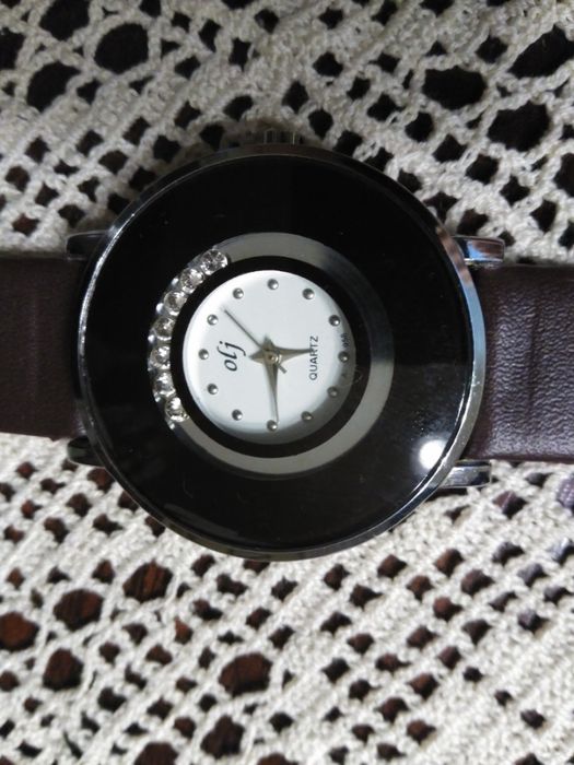 Lady's Watch by Senhora Castanho - Free Shipping