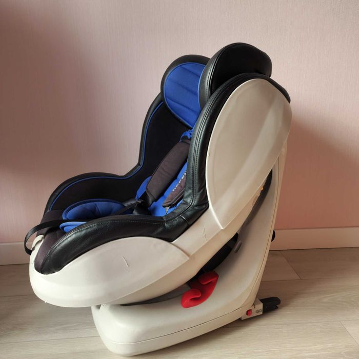 Дитяче автокрісло Caretero Defender Plus Isofix (0-18кг)