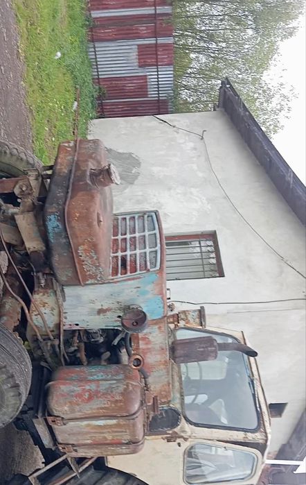 Екскаватор юмз на ходу