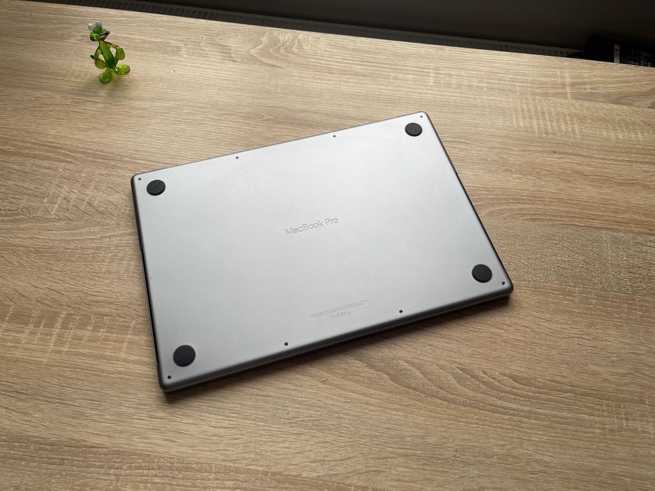 MacBook Pro 16' 2021р. M1 Max / 32 GPU / 64Gb RAM_2000gb SSD_41 цикл