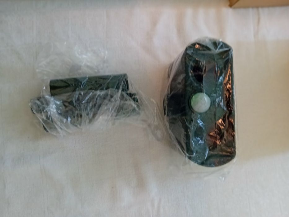 Zestaw do kurnika – automatyczne drzwi FO-005 + solarny odstraszacz zw