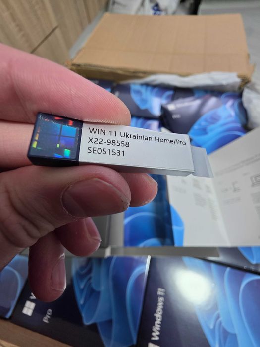 • UA Windows 11 Pro • УКР Виндовс 11 Про BOX Боксова Коробка Лицензия