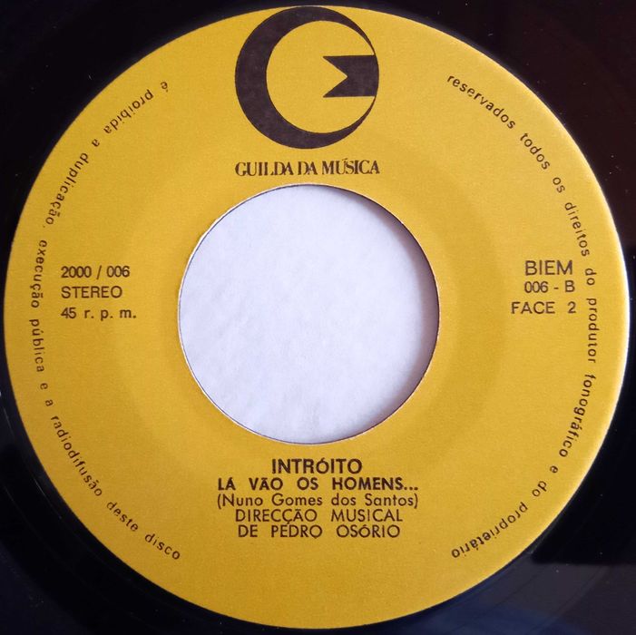 Intróito	- - - - -	Meninos da Rua	- - - - -	Single