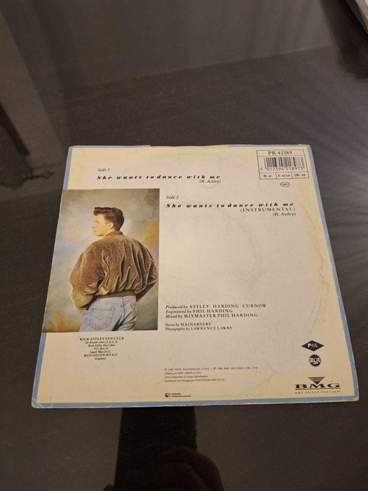 RICK ASTLEY– She Wants To Dance With Me