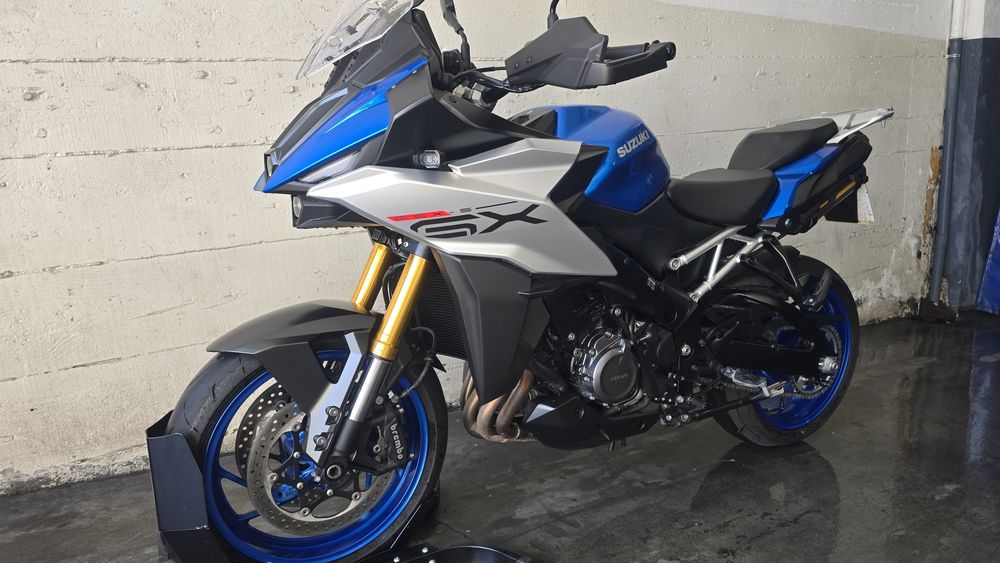 Suzuki GSX-S1000GX 2024 | 6.000 km | Full Extras | Estado Irrepreensível
Suzuki GSX-S1000GX 2024 | 6.000 km | Full Extras | Estado Irrep