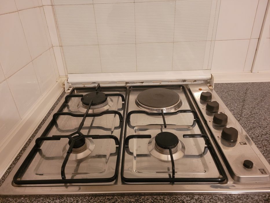 Placa + Forno a gás completamente novo