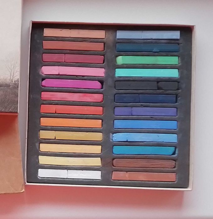 Сухі пастельні крейди та різнокольорові лайнери