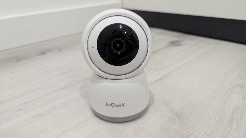 Камера відеоспостереження ieGeek SC1 2K з автостеженням