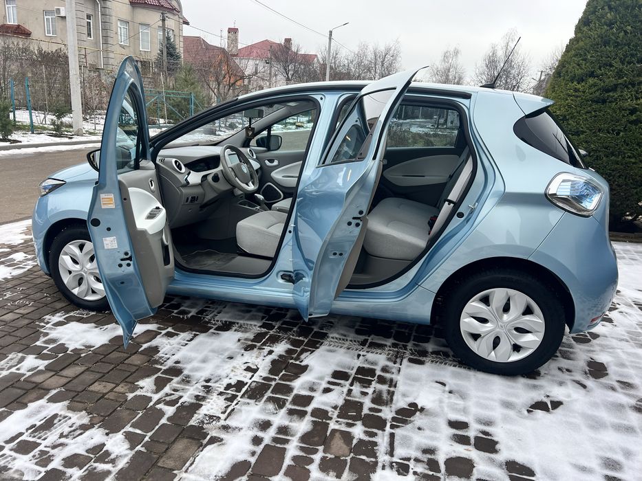 Продам Renault Zoe в идеальнишом состоянии