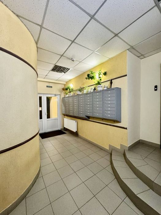 Продам квартиру на Перемозі , Цегляний будинок / Созідатель