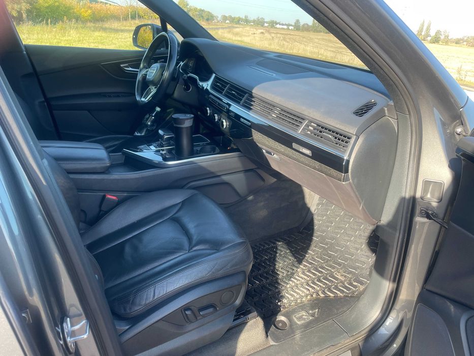 Sprzedam  Audi Q7 4M kompresor