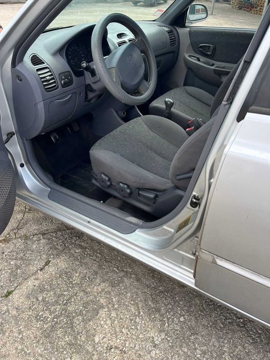 Hyundai Accent 1.3i de 2003 para peças