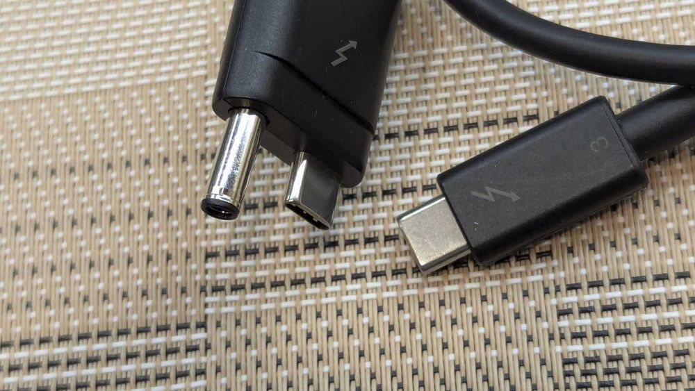 Кабель HP Thunderbolt 3: (AC+USB Type-C to USB Type-C) P/N: 843011-001