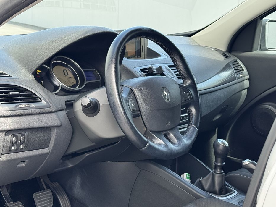 Renault Mégane Break — fotografia 11