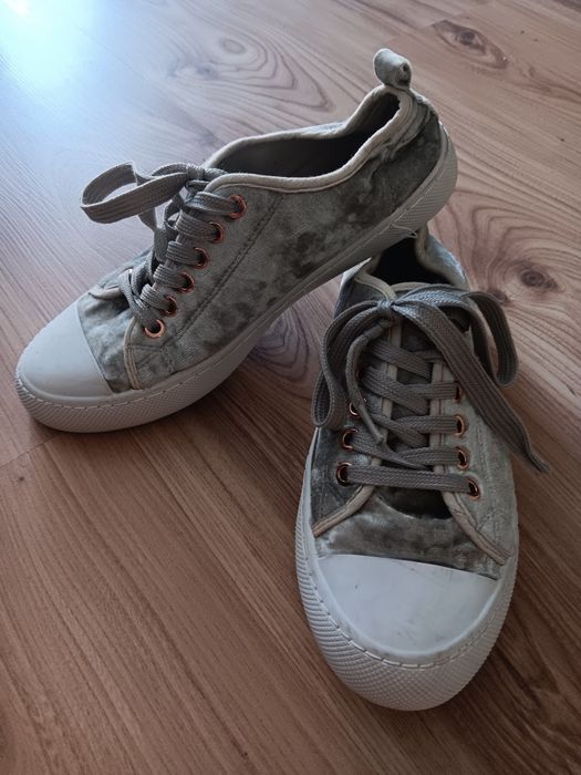 Szare zamszowe trampki rozmiar 39 wkładka 25 cm