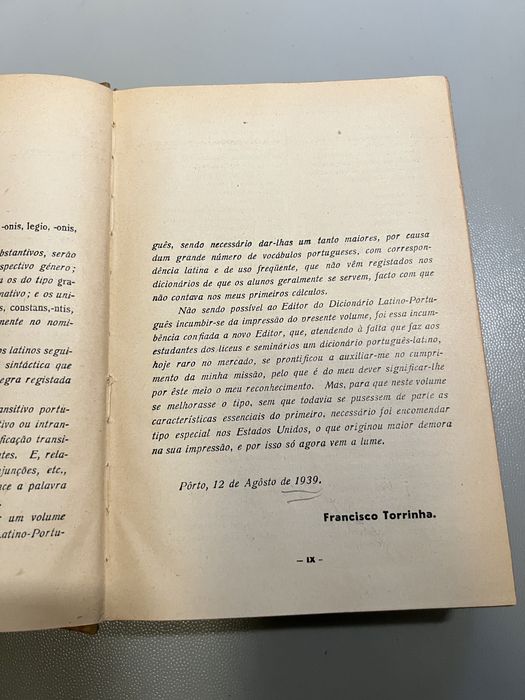 Dicionários antigos