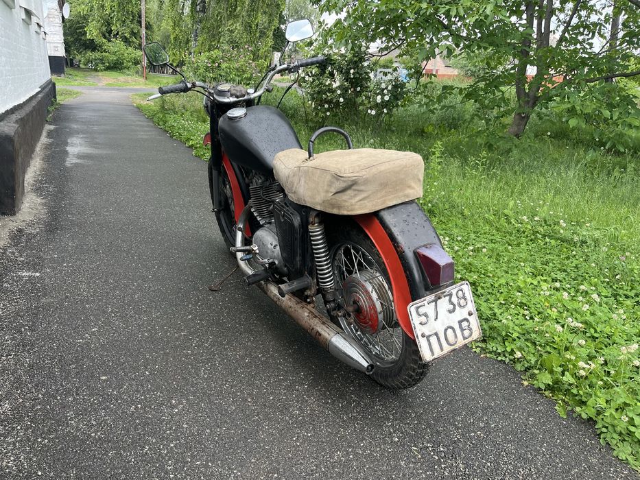 Мотоцикл иж 56   ..
