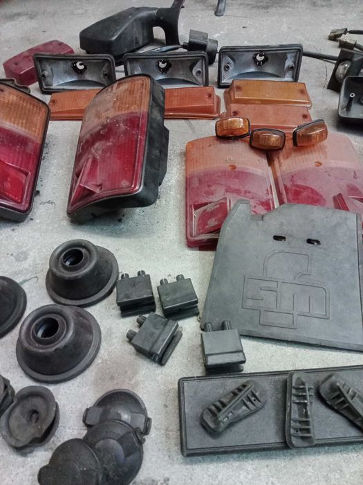 Części FIAT 126p MALUCH lampy tył, osłona półosi i inne