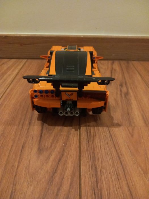 LEGO Technic Chevrolet Corvette ZR1