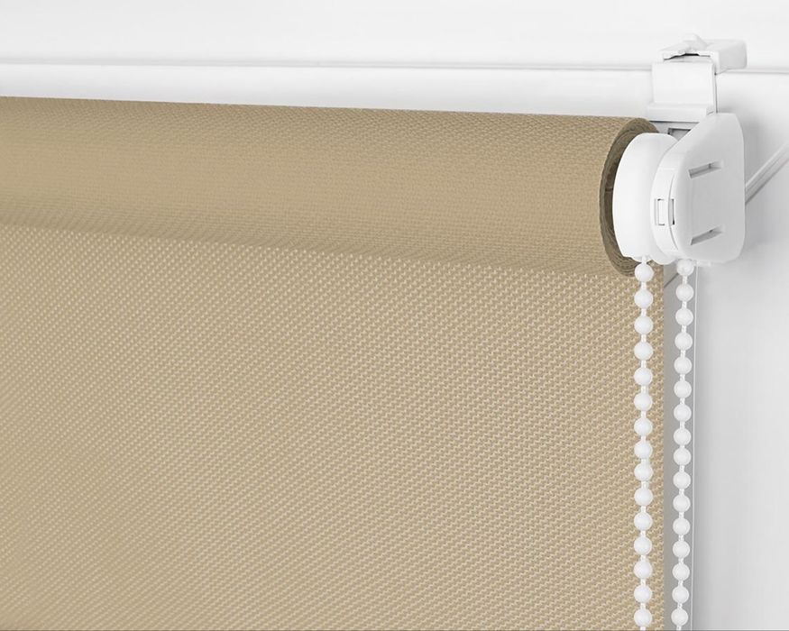 Практичні ролети на вікна: зручність та приватність для вашої оселі