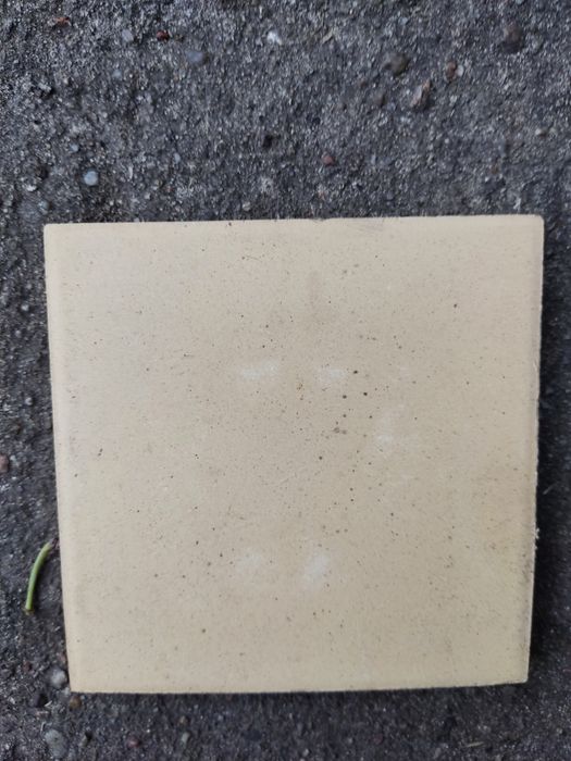 Płytka ceramiczna na zewnątrz glazura około 3 metry