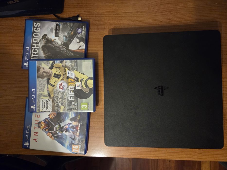 Ps4 Slim 500gb com comando e jogos