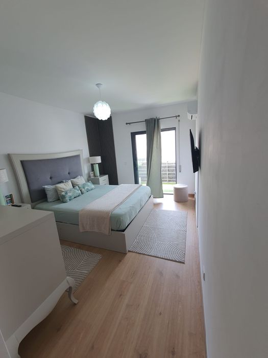 Apartamento t3 duplex em bom estado .