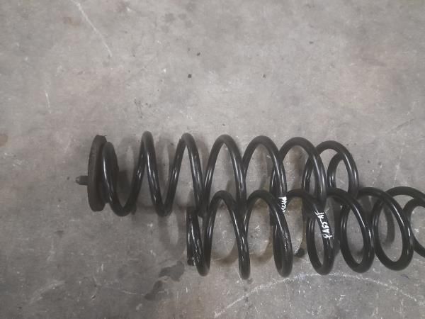 Mola de suspensão trás direita VOLKSWAGEN Passat (3C2)