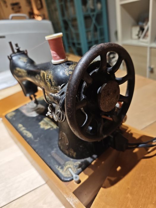Máquina de Costura Antiga Singer Original (C. 1919) - Modelo 66/99,