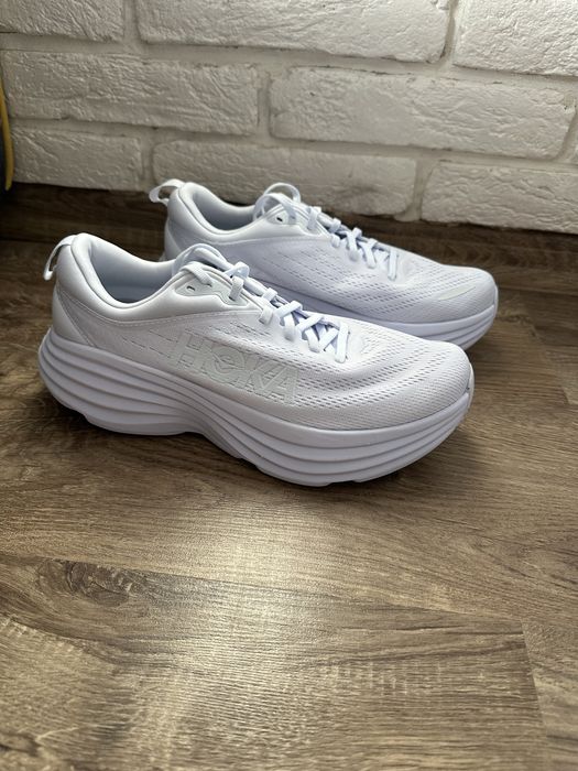 Hoka One One Bondi 8 кросівки 41 1/3 (26 см ) 1127952 WWH оригінал