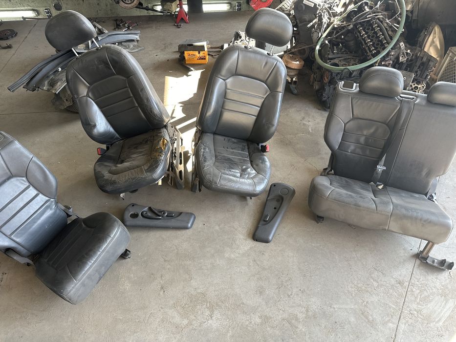 Skora jeep kj skora czarna
