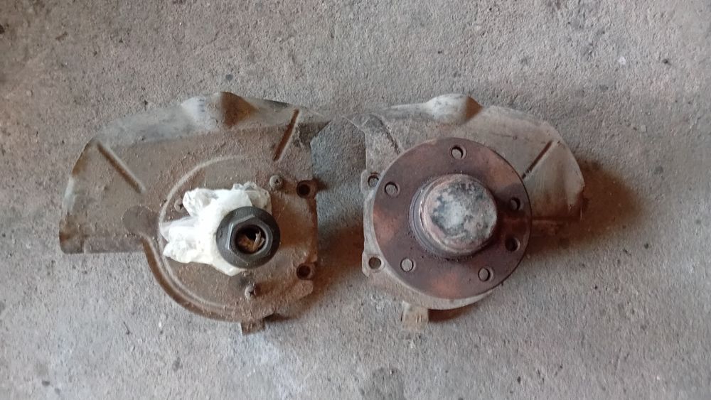 Поворотний кулак Опель