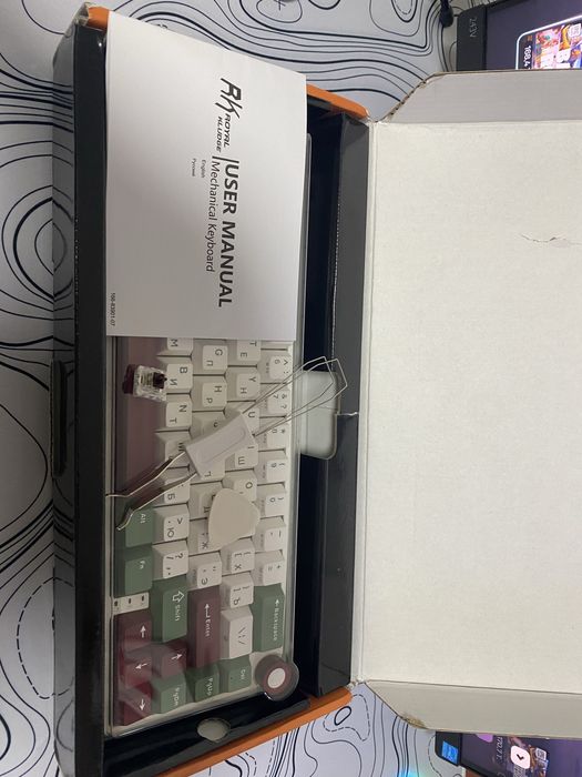 Клавіатура Royal Kludge R65 Біло-Зелена формату 65%, Chartreuse Switch