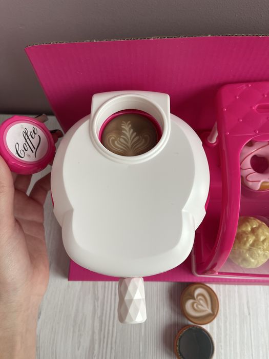 Кавʼярня-пекарня з вододозатором та кавомашиною