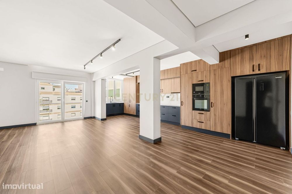 Espaçoso Apartamento T3 Totalmente Renovado em prédio com elevador no — Setúbal (São Julião, Nossa Senhora Da Anunciada E Santa Maria Da Graça), Setúbal