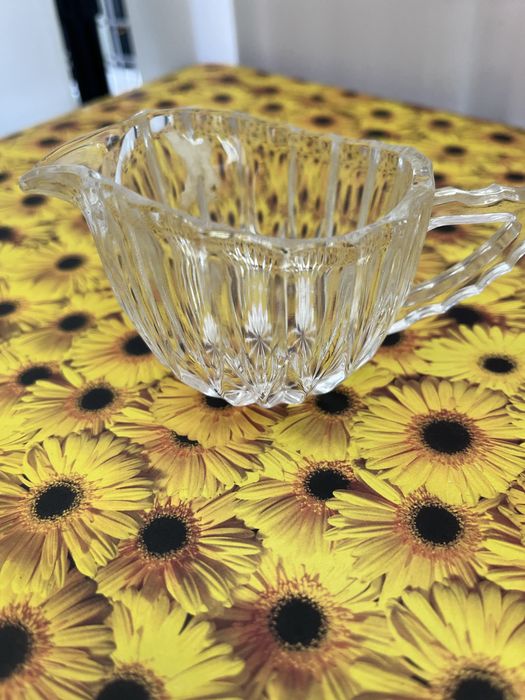 Conjunto Conjunto leiteira e açucareiro aberto de cristal vintage.
