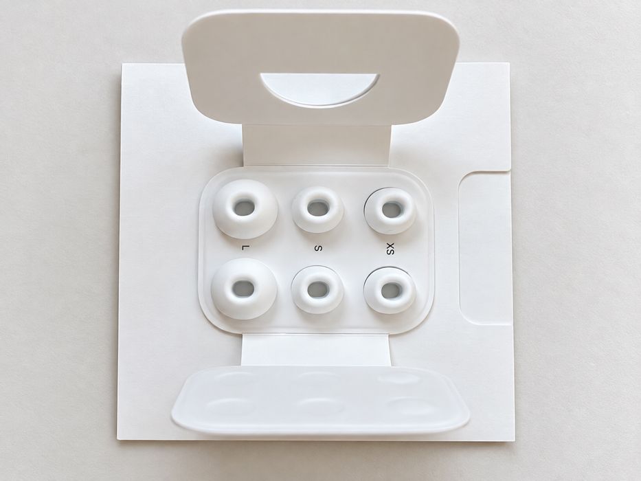 Apple AirPods Pro 2. generacji USB-C – oryginalne pudełko, komplet