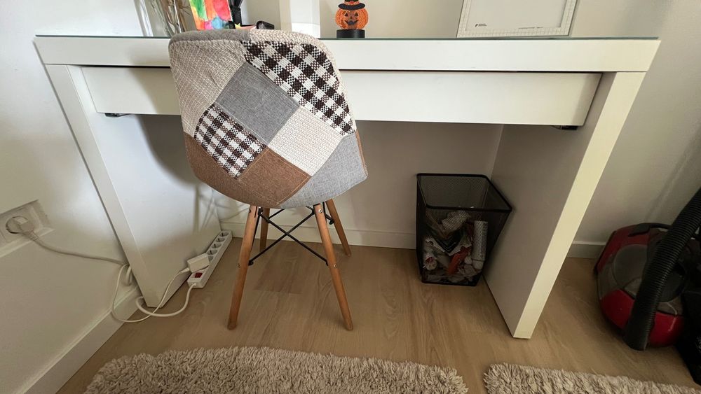 Secretaria mais cadeira