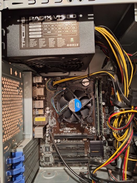 Komputer stacjonarny PC Windows 11 SSD