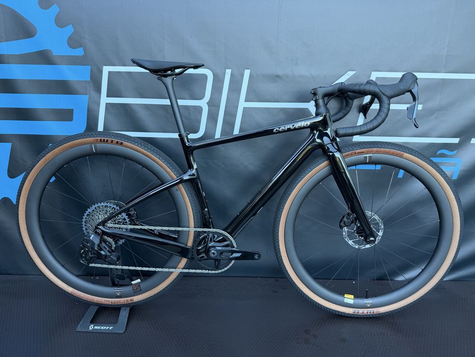 CERVELO ASPERO BLACK – SRAM RIVAL XPLR 2026