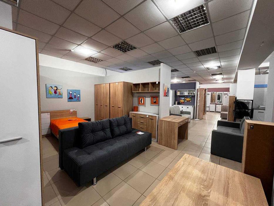 Продам 3-х поверхову окремо побудовану будівлю комерц. призначення