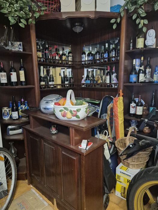 Bar de Canto Castanho Escuro