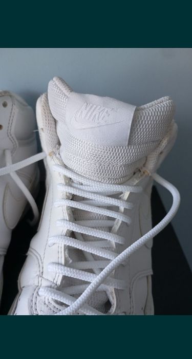 Sapatilhas brancas Nike