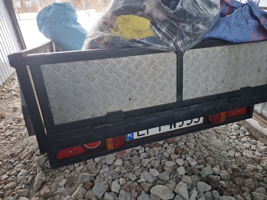 Przyczepka samochodowa