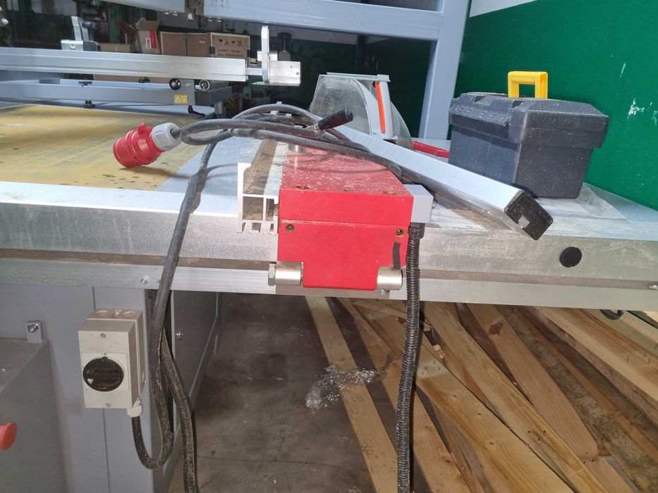 Esquadrijadora Holzman com paralela elétrica