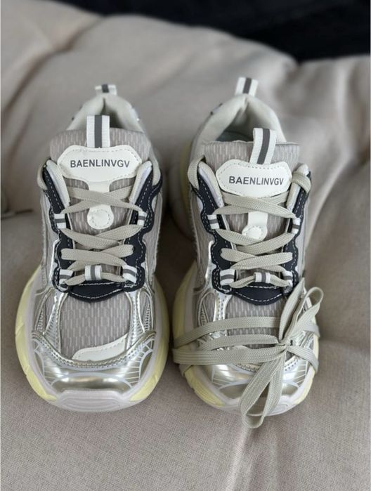 Кросівки з сіточкою 38 р