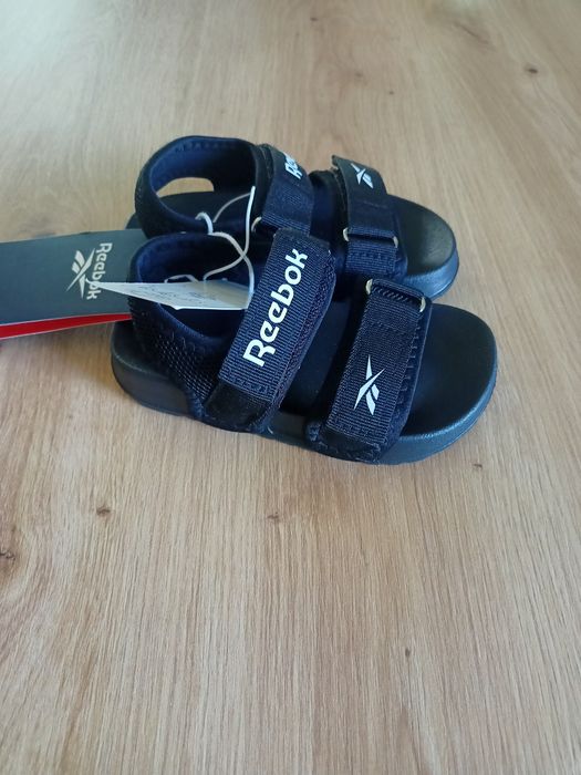Sandałki Reebok 23